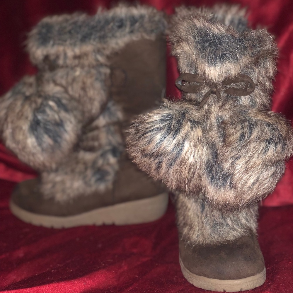 Children’s Old Navy Bear Hug Fur Boots